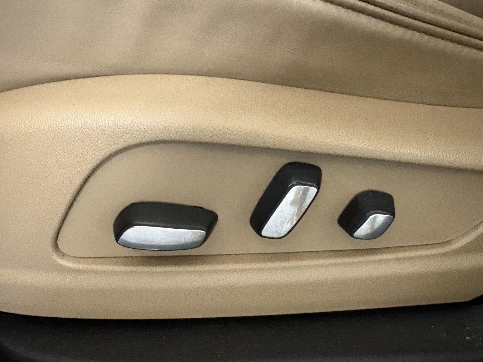 2022 Cadillac XT5 AWD Premium Luxury