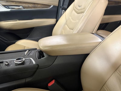 2022 Cadillac XT5 AWD Premium Luxury