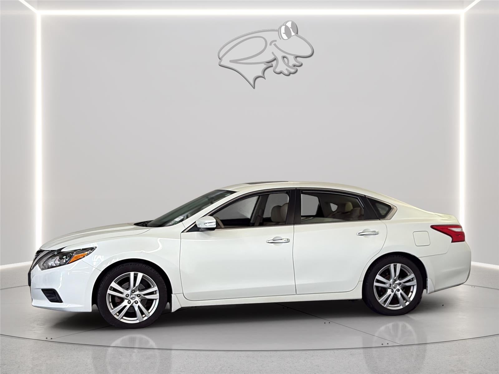 Used 2016 Nissan Altima SL with VIN 1N4BL3AP3GC231549 for sale in Easton, MD