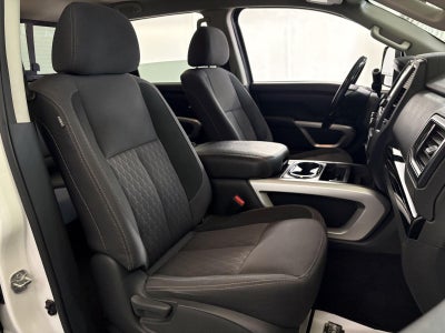 2023 Nissan Titan SV