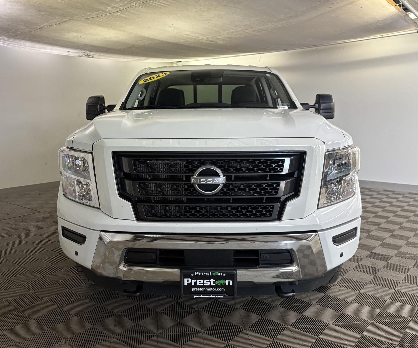 2023 Nissan Titan SV
