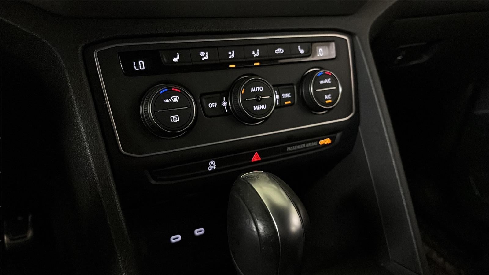 2021 Volkswagen Atlas Cross Sport 3.6L V6 SE w/Technology R-Line