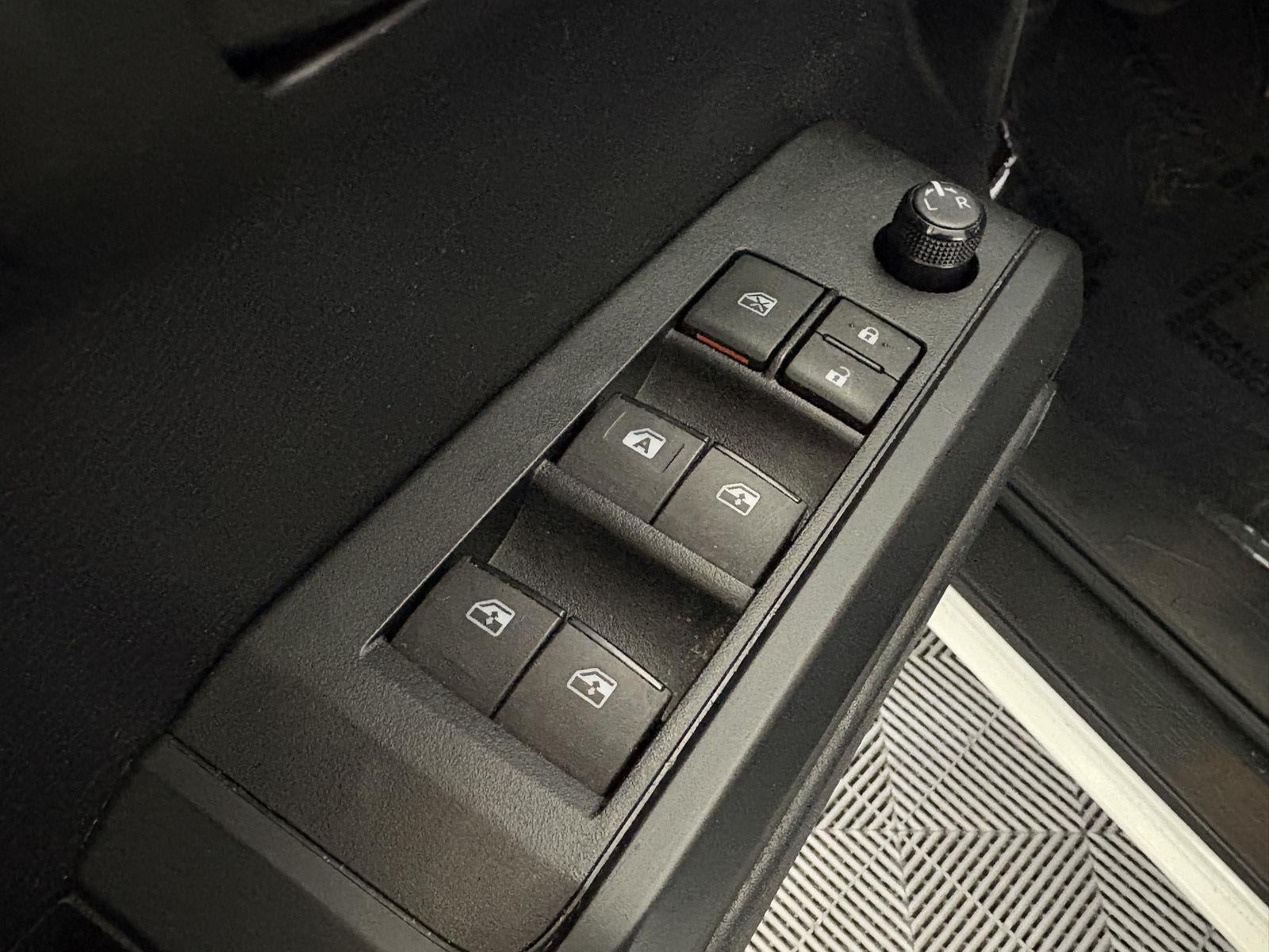 2020 Toyota TACOMA SR SR V6