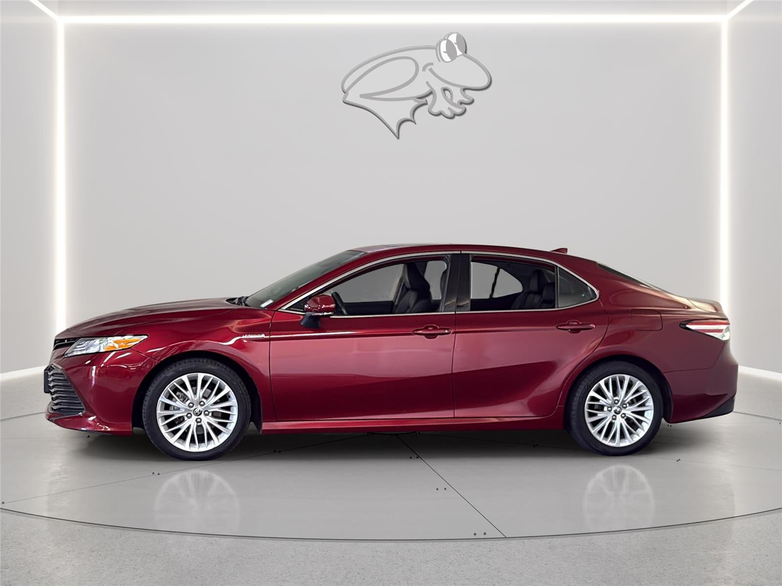 2020 Toyota Camry Hybrid XLE