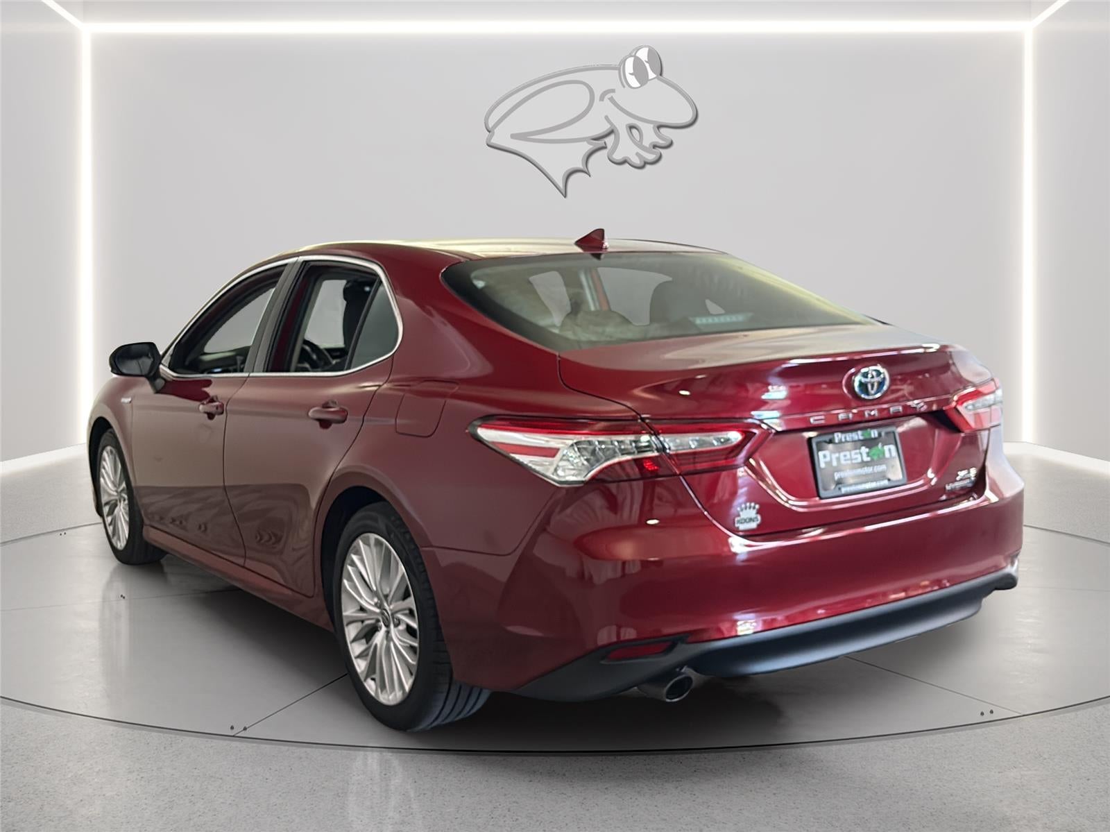 2020 Toyota Camry Hybrid XLE