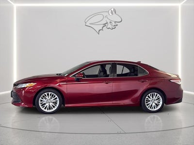 2020 Toyota Camry Hybrid XLE