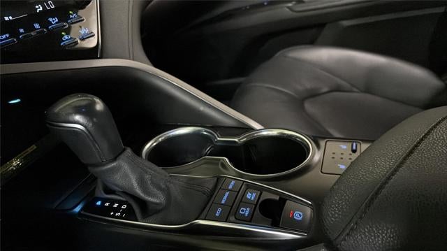2020 Toyota Camry Hybrid XLE