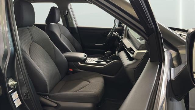 2020 Toyota Highlander LE