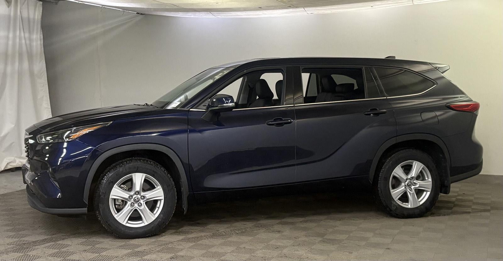 2022 Toyota HIGHLANDER LE