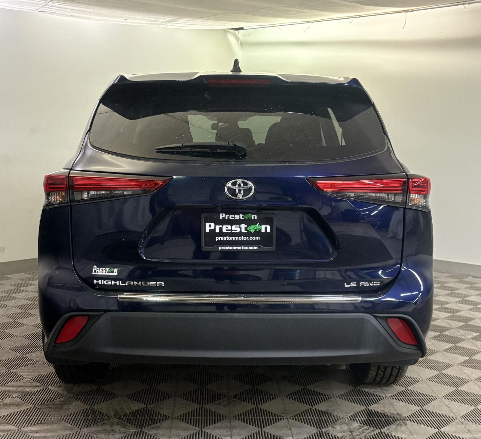 2022 Toyota HIGHLANDER LE
