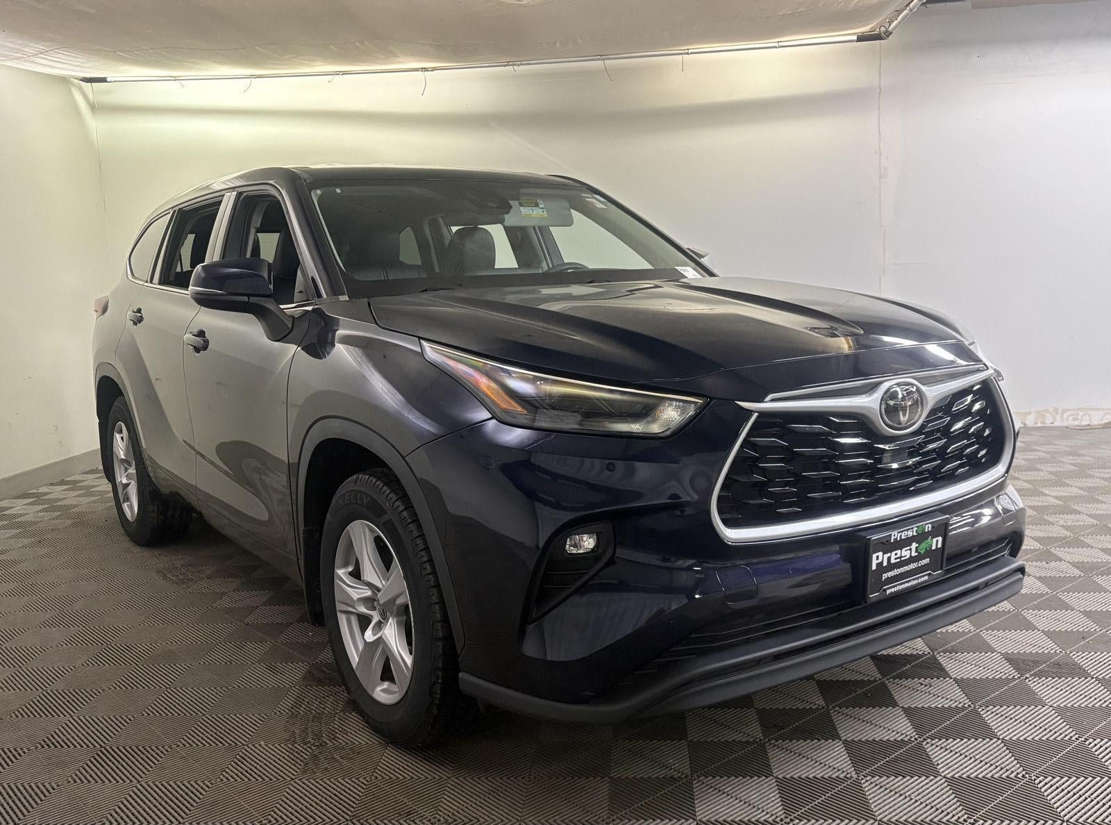 2022 Toyota HIGHLANDER LE