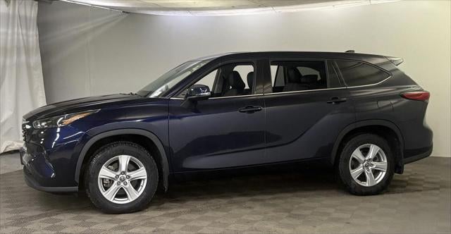 2022 Toyota HIGHLANDER LE