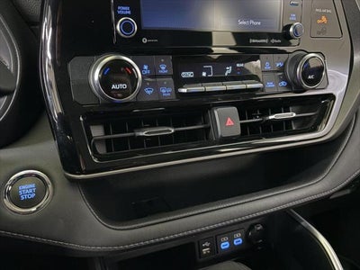 2022 Toyota HIGHLANDER LE