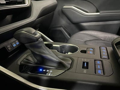 2022 Toyota HIGHLANDER LE
