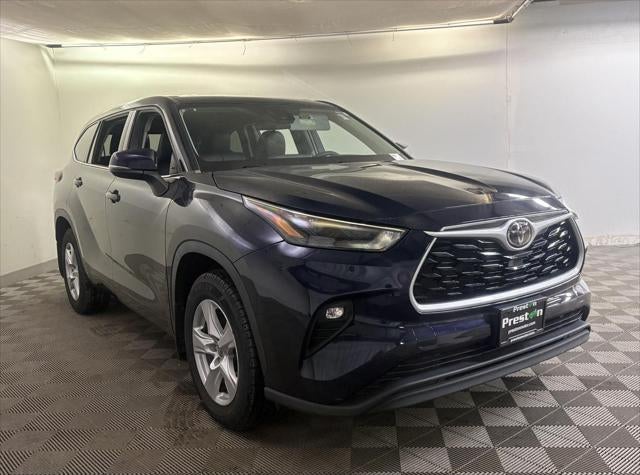 2022 Toyota HIGHLANDER LE