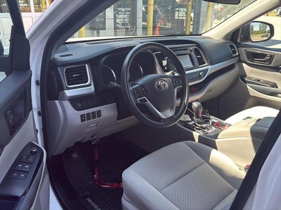 2019 Toyota Highlander LE