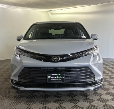 2026 Toyota Sienna Woodland Edition