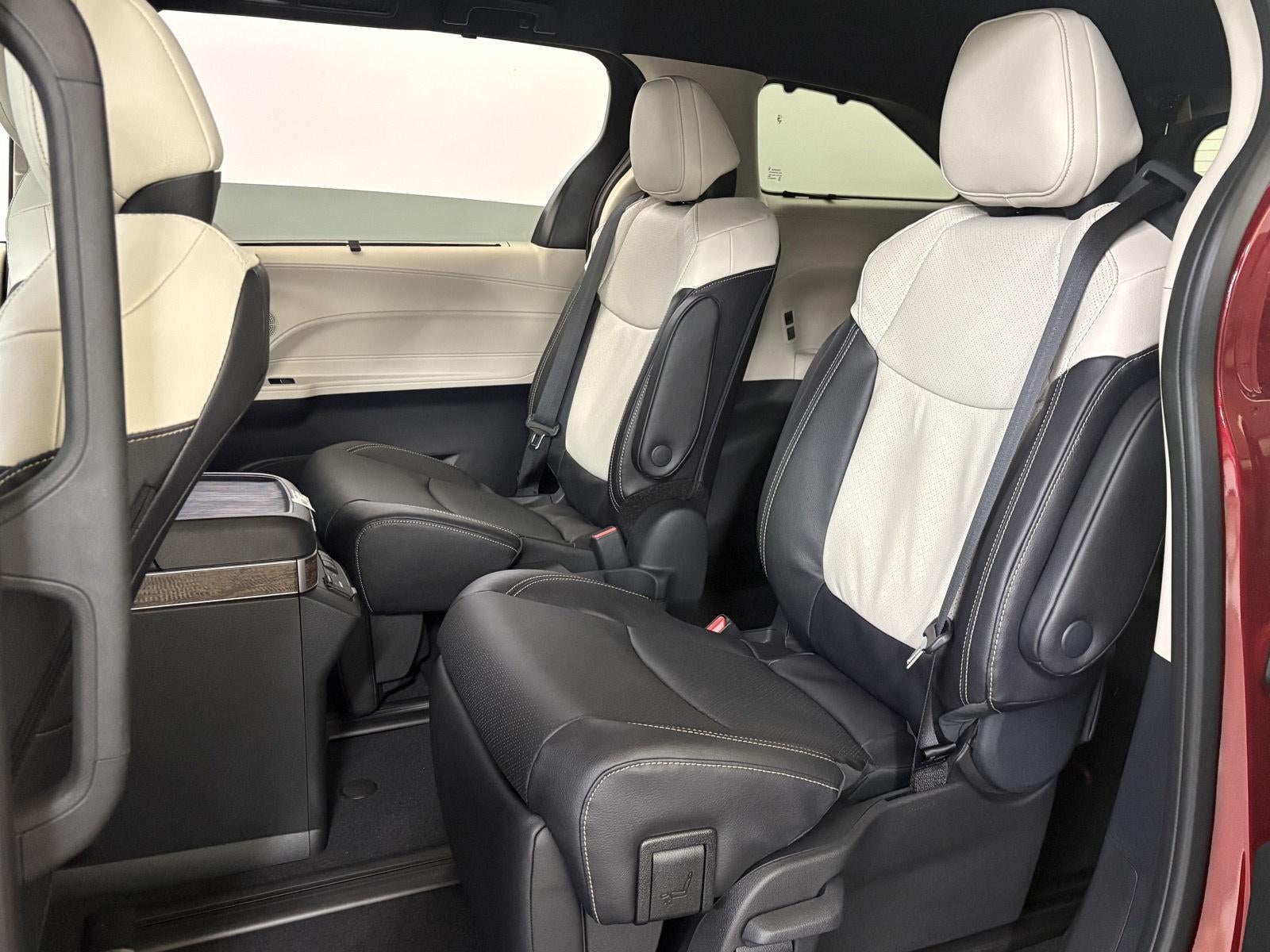 2026 Toyota Sienna Platinum 7-Passenger