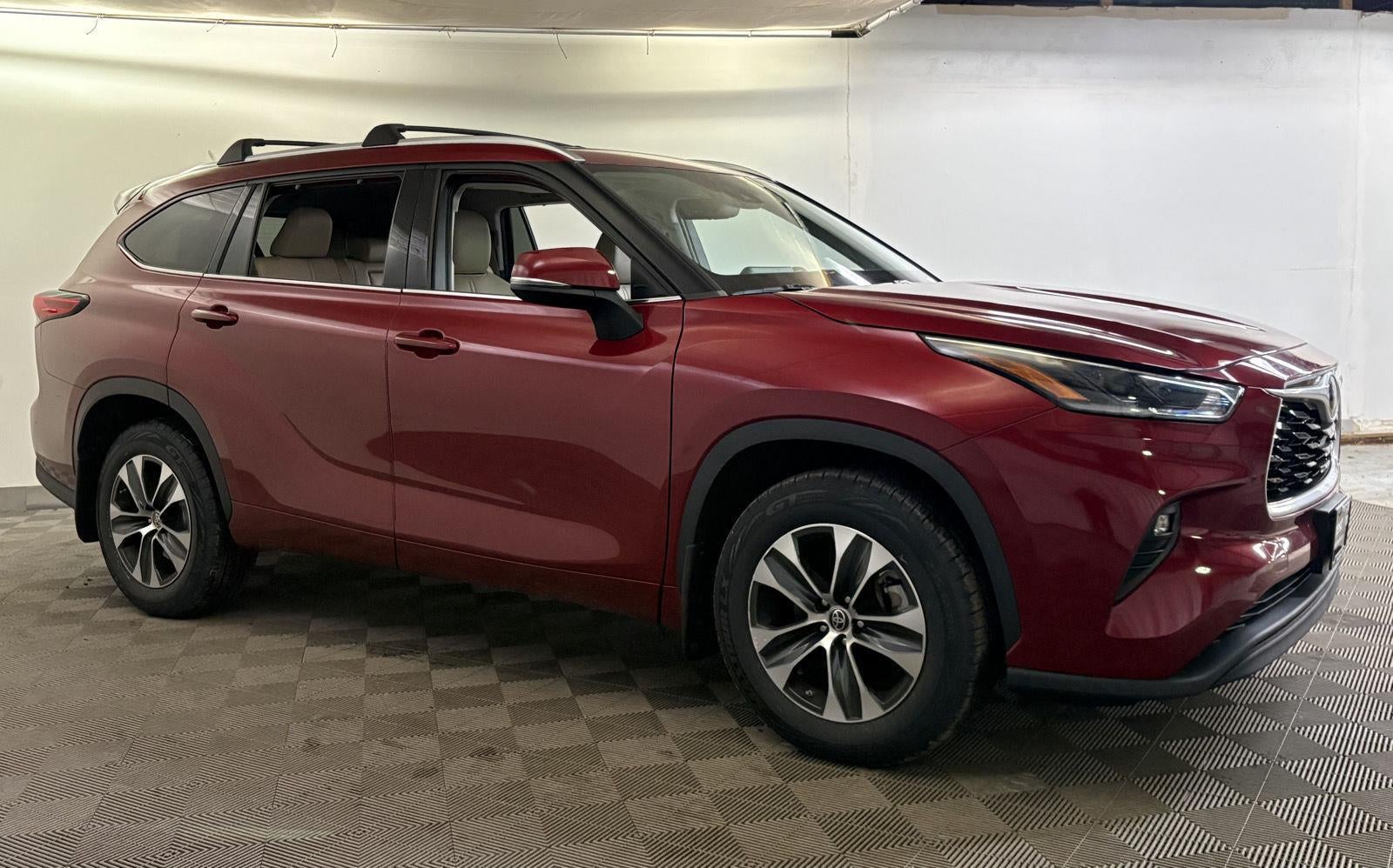 2021 Toyota HIGHLANDER XLE