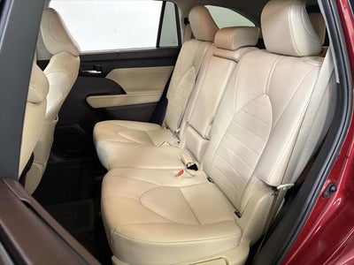 2021 Toyota HIGHLANDER XLE