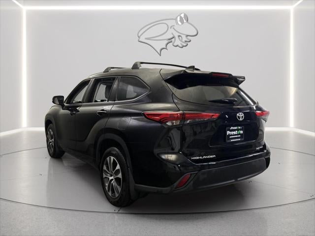 2021 Toyota HIGHLANDER XLE