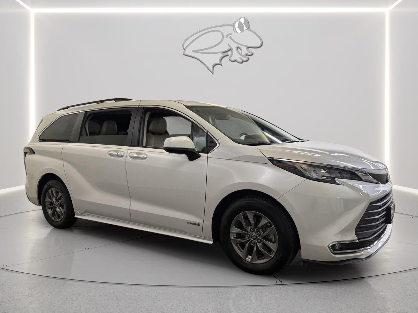 2021 Toyota SIENNA XLE XLE