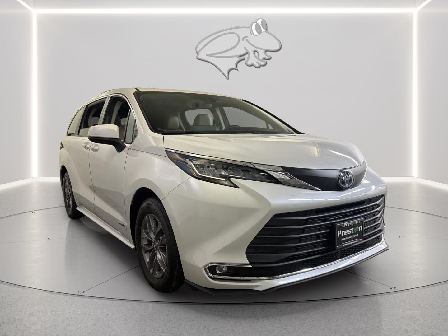 2021 Toyota SIENNA XLE XLE