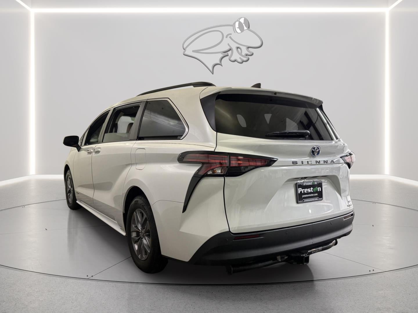 2021 Toyota SIENNA XLE XLE