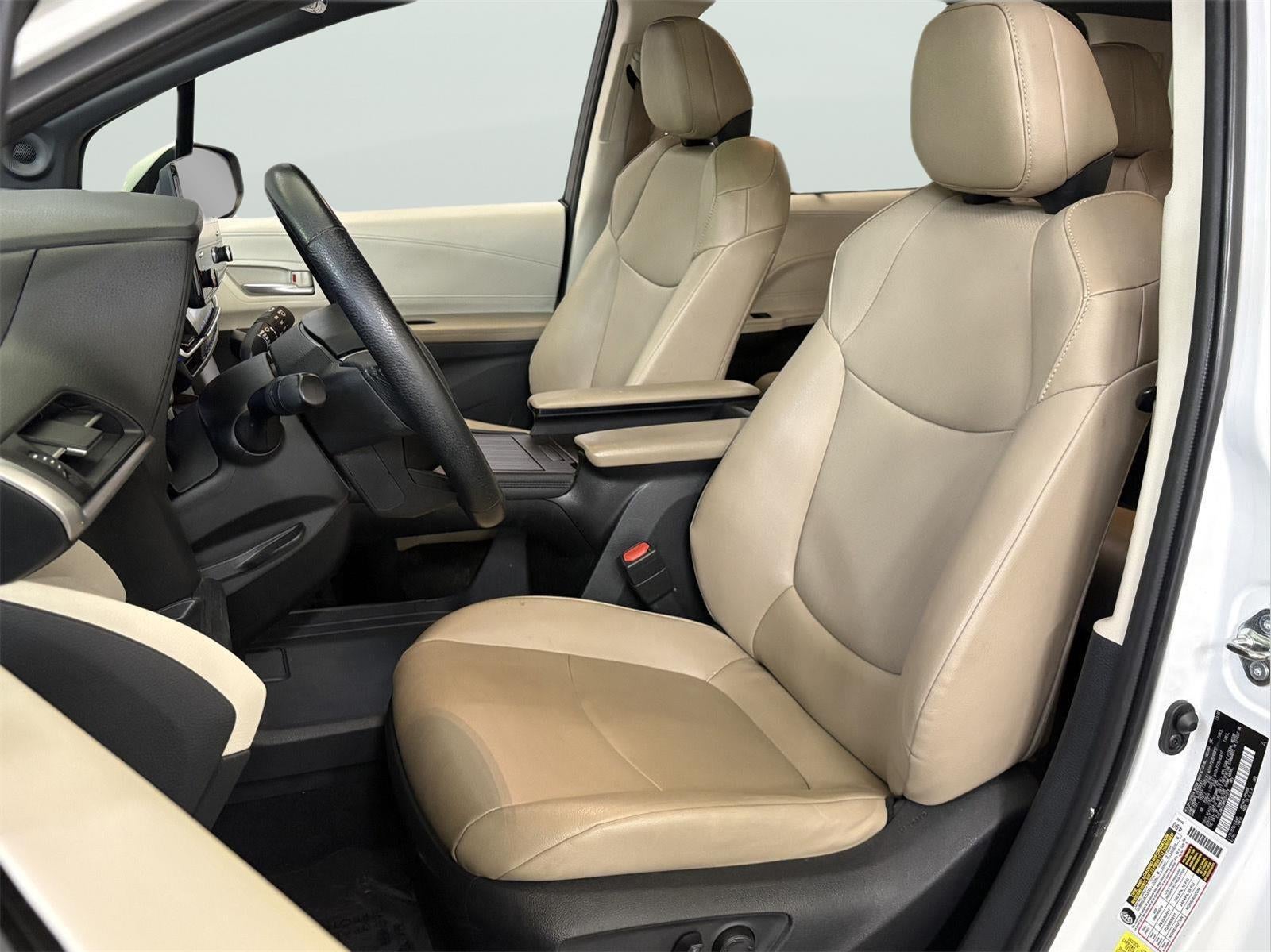 2021 Toyota SIENNA XLE XLE