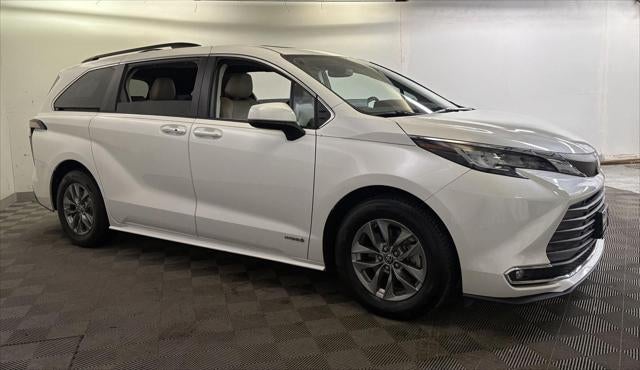2021 Toyota SIENNA XLE XLE