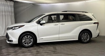 2021 Toyota SIENNA XLE XLE