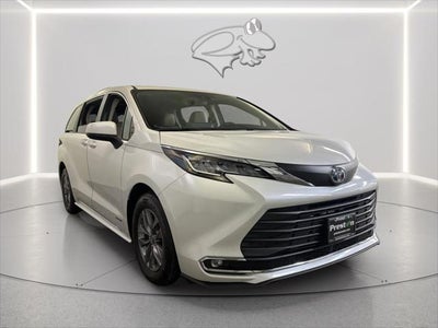 2021 Toyota SIENNA XLE XLE