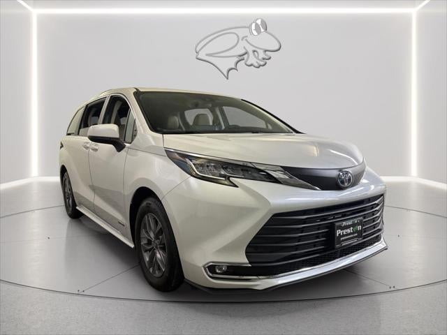 2021 Toyota SIENNA XLE XLE