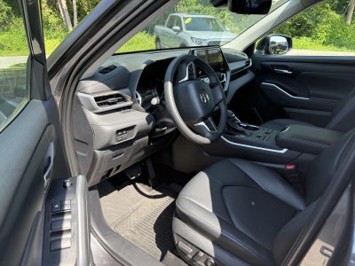 2025 Toyota Highlander XLE