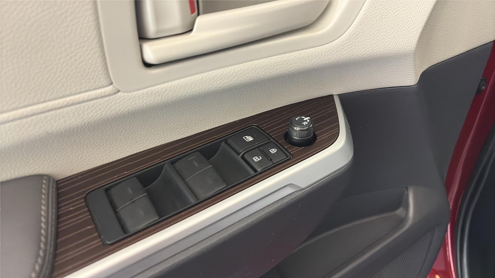 2023 Toyota Sienna LE 8-Passenger