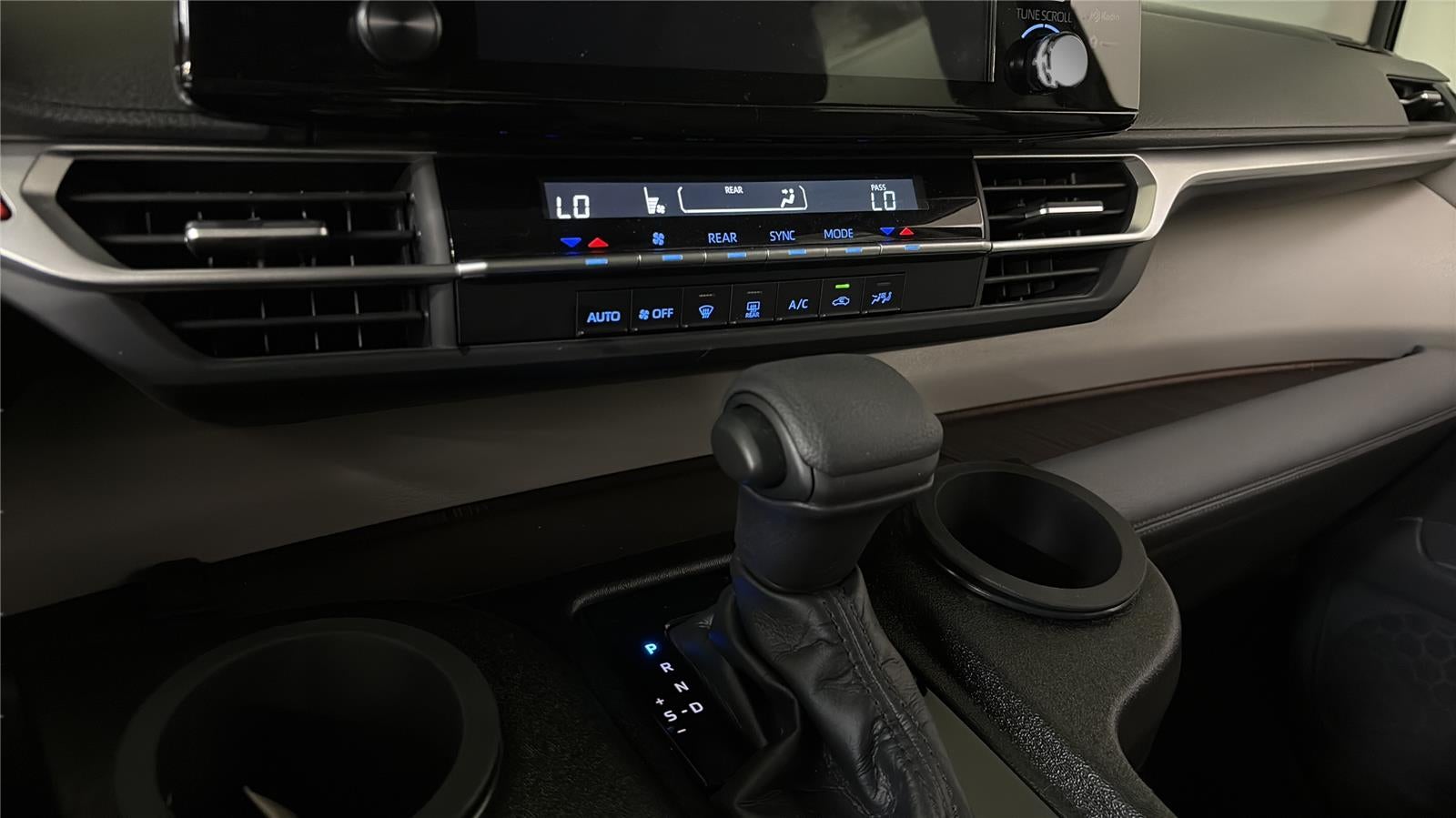 2023 Toyota Sienna LE 8-Passenger