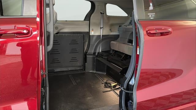 2023 Toyota Sienna LE 8-Passenger