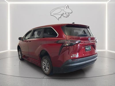 2023 Toyota Sienna LE 8-Passenger