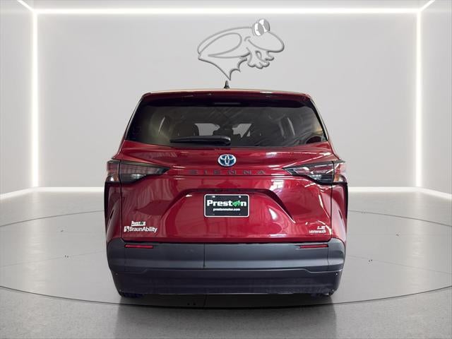 2023 Toyota Sienna LE 8-Passenger