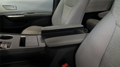 2025 Toyota Sienna LE 8-Passenger