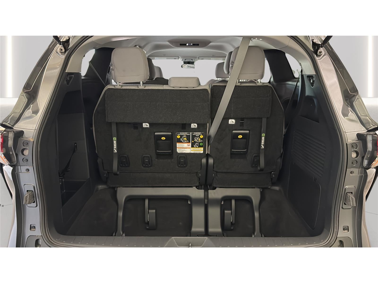 2025 Toyota Sienna LE 8-Passenger