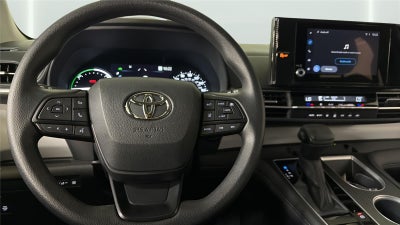 2025 Toyota Sienna LE 8-Passenger