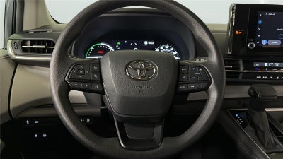 2025 Toyota Sienna LE 8-Passenger