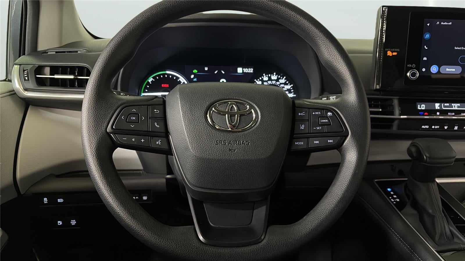 2025 Toyota Sienna LE 8-Passenger