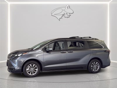 2025 Toyota Sienna LE 8-Passenger