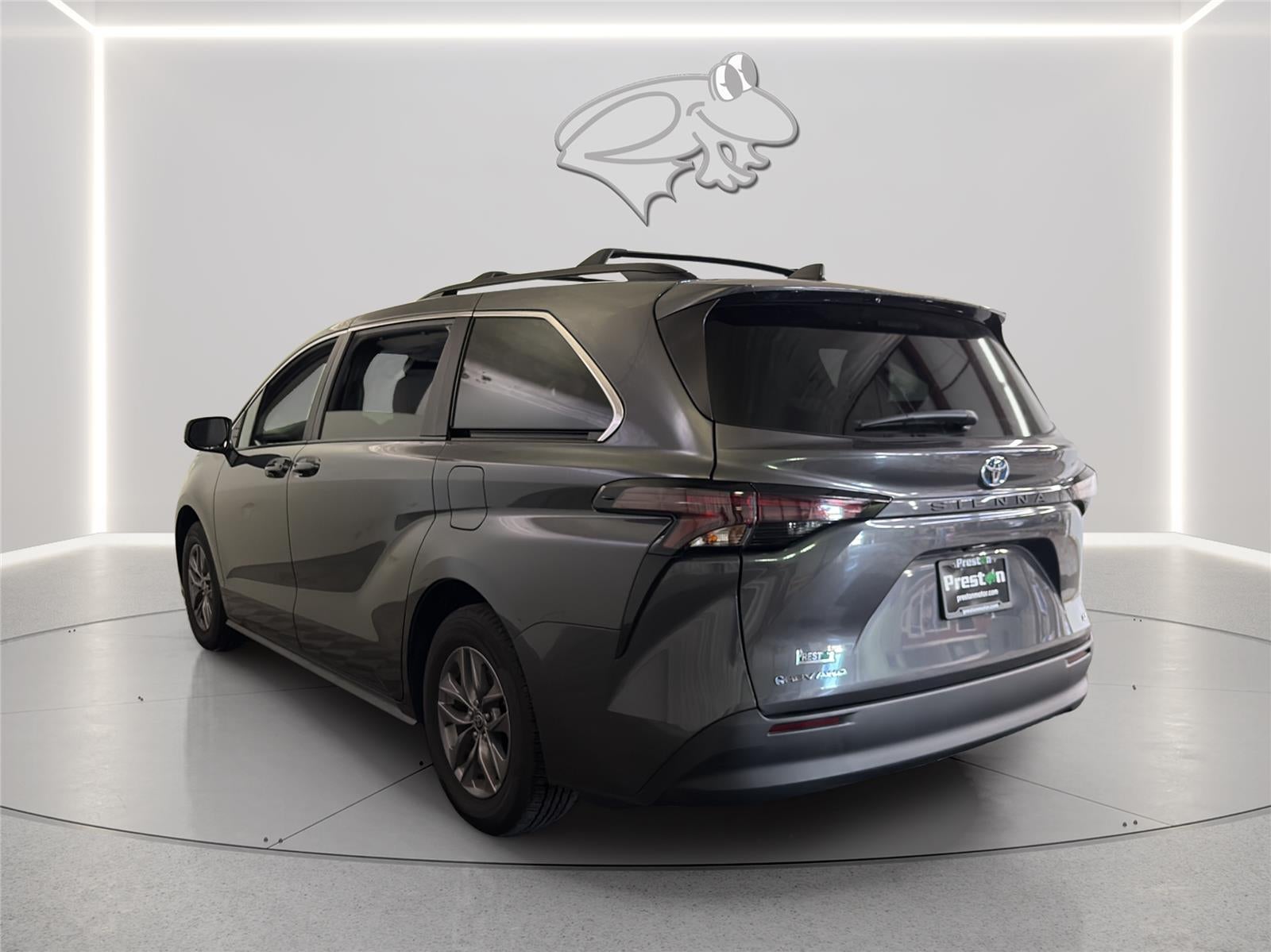 2025 Toyota Sienna LE 8-Passenger