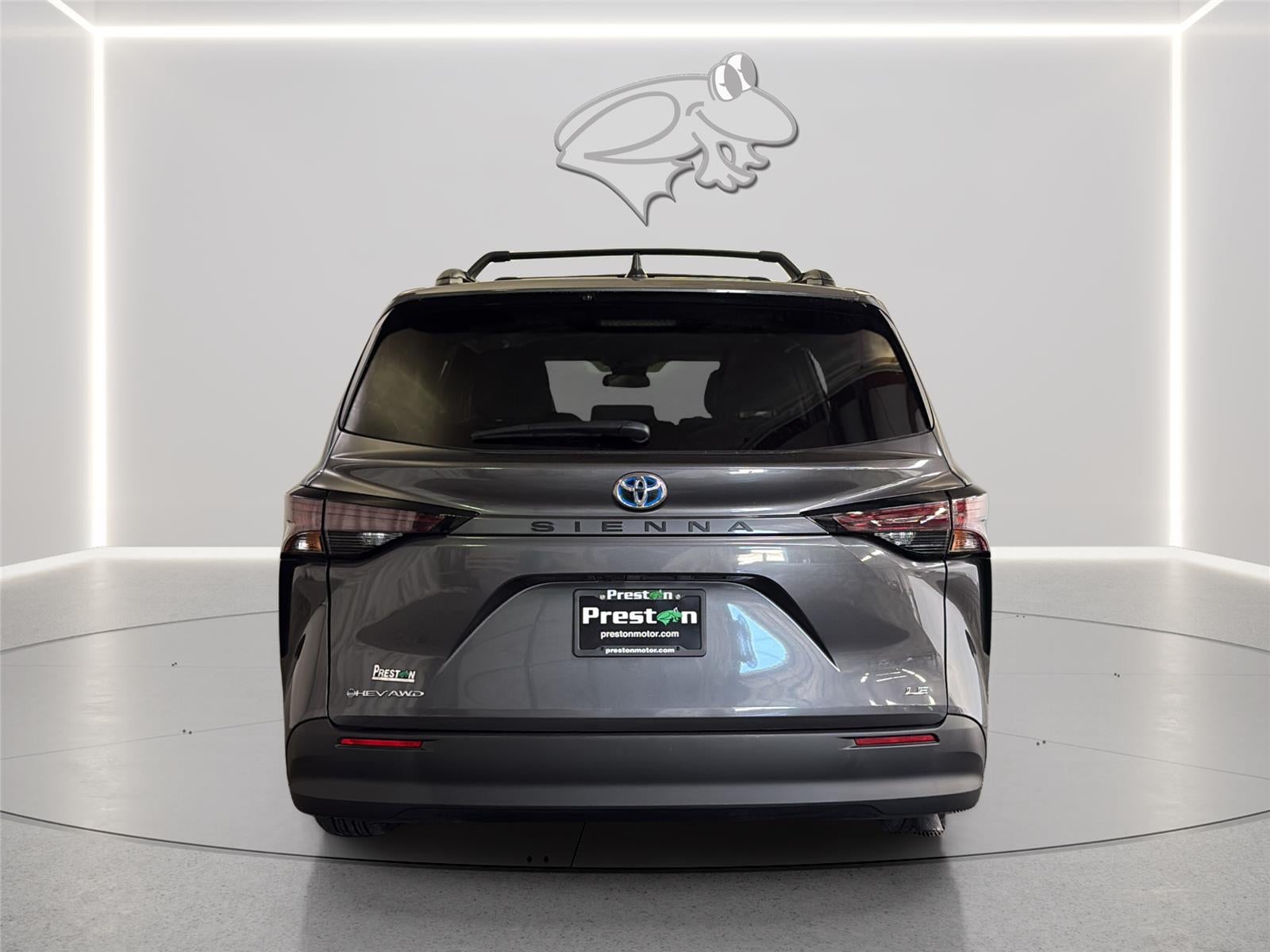 2025 Toyota Sienna LE 8-Passenger