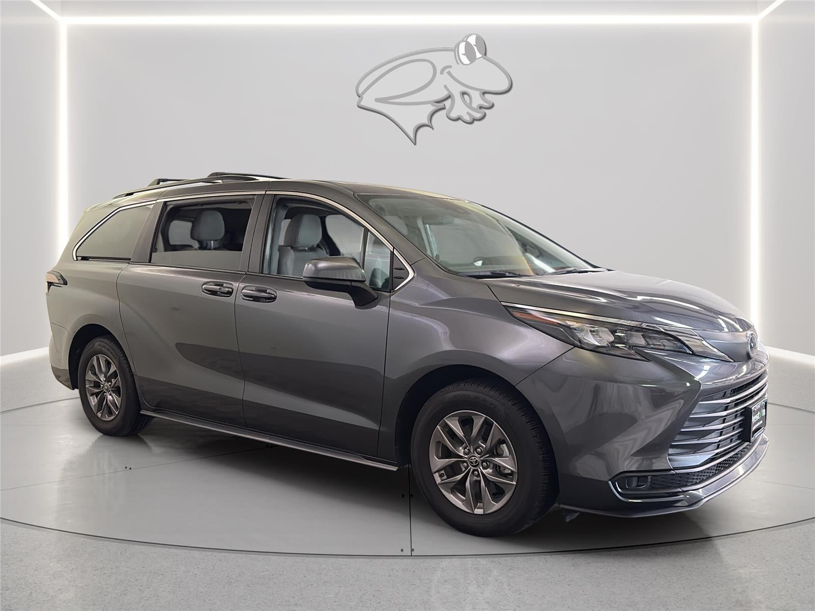2025 Toyota Sienna LE 8-Passenger