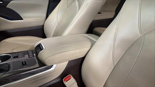 2021 Toyota Highlander Hybrid Limited