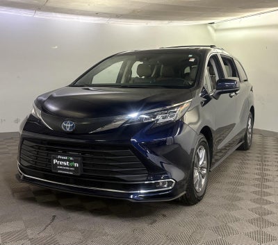 2022 Toyota SIENNA XLE XLE 8-Passenger